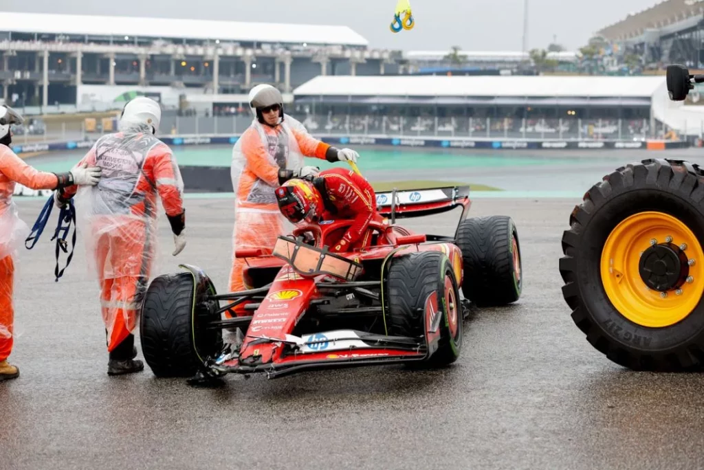 El golpe final de Max Verstappen al Mundial en una exhibición bajo la lluvia 4 Motor16 EuropaPress 6320400 55 sainz carlos spa scuderia ferrari sf 24 action marshall commissaire Motor16