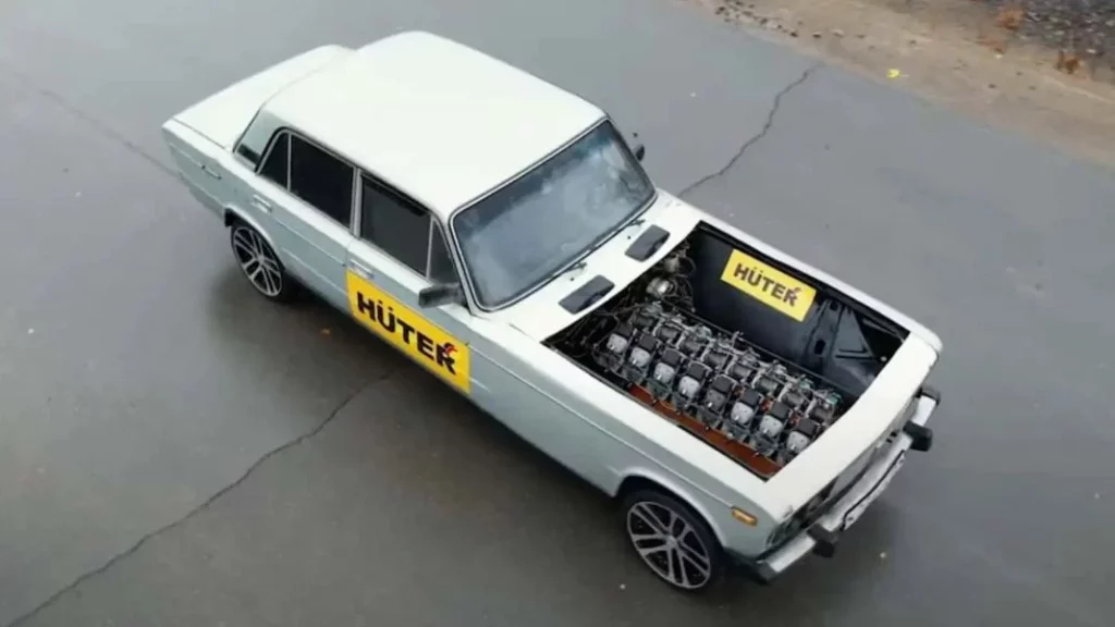 El infame Lada que comparte entrañas con un impresionante Bugatti Tourbillon 1 Motor16 Un coche único que se vuelve coleccionable