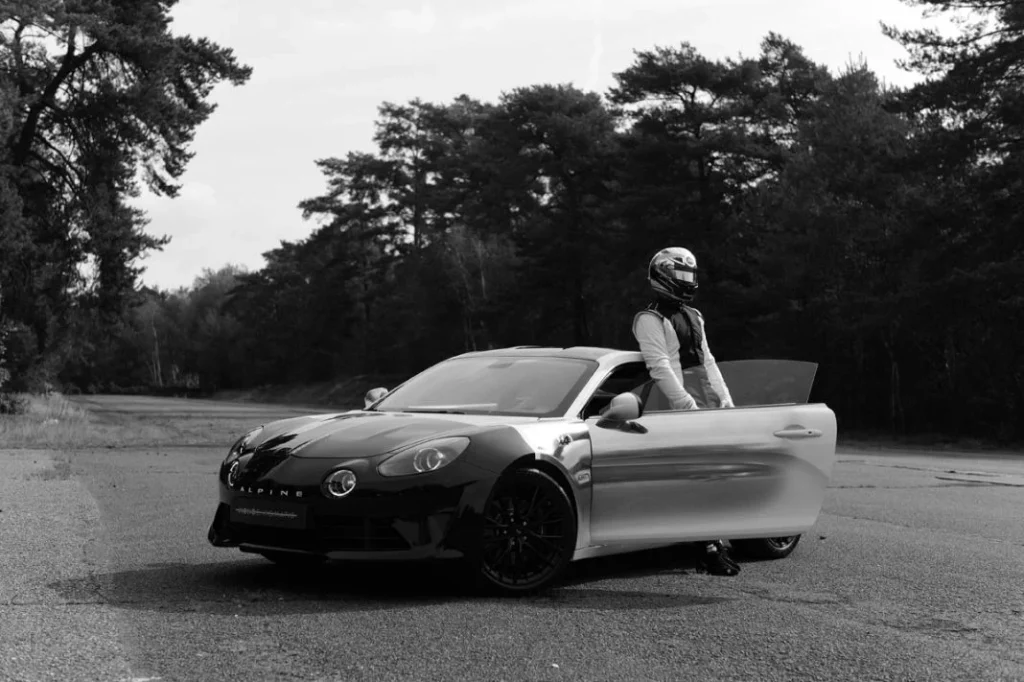 El encanto de Alpine, en blanco y negro 3 Motor16 MONOCHROMATIC ALPINE X MATHIEU CESAR 1 Motor16