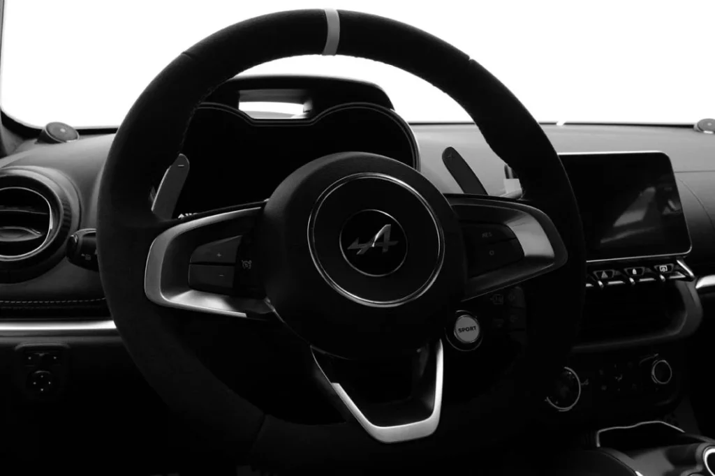 El encanto de Alpine, en blanco y negro 15 Motor16 MONOCHROMATIC ALPINE X MATHIEU CESAR 11 Motor16