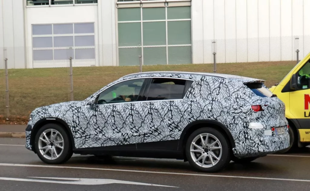 Mercedes EQC ICE 11 Motor16