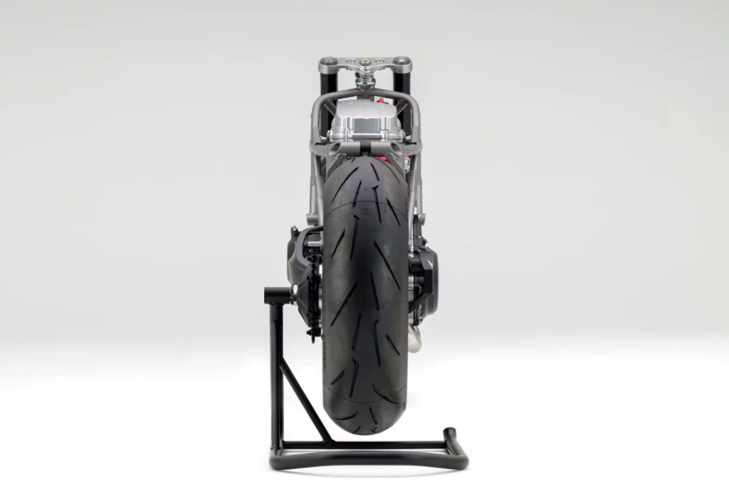 Esta marca va a contracorriente y ha presentado un motor V3 con compresor 4 Motor16 Motor V3 compresor Honda 2 Motor16