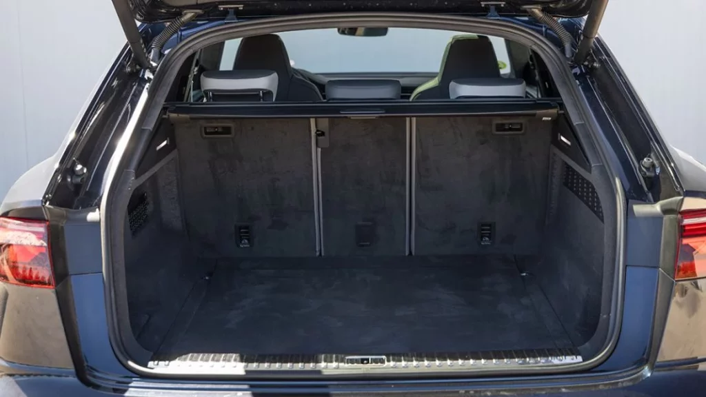 Prueba del Audi SQ8 4.0 TFSI: ¿Quién necesita un Lamborghini Urus? 30 Motor16 Motor16 Audi SQ8 17 Motor16