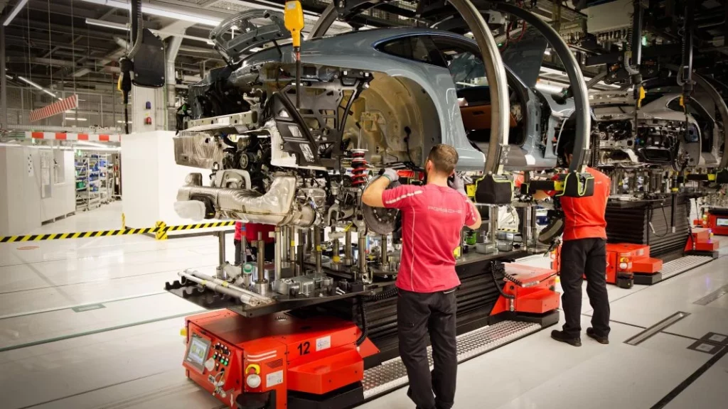 Así se hacen las ediciones limitadas del Porsche 911 18 Motor16 Porsche 911 series especiales 15 Motor16