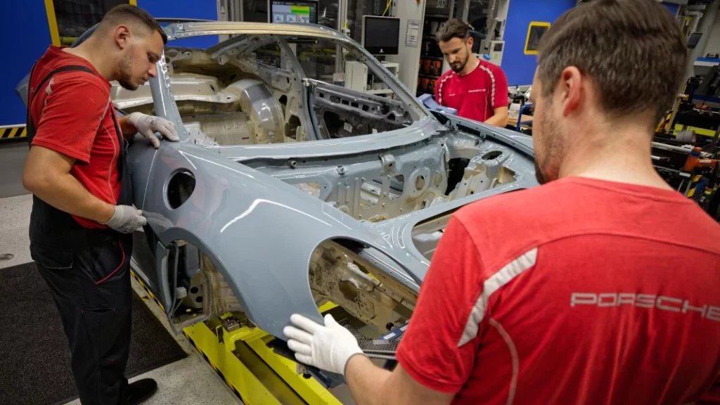 Así se hacen las ediciones limitadas del Porsche 911 6 Motor16 Porsche 911 series especiales 2 Motor16