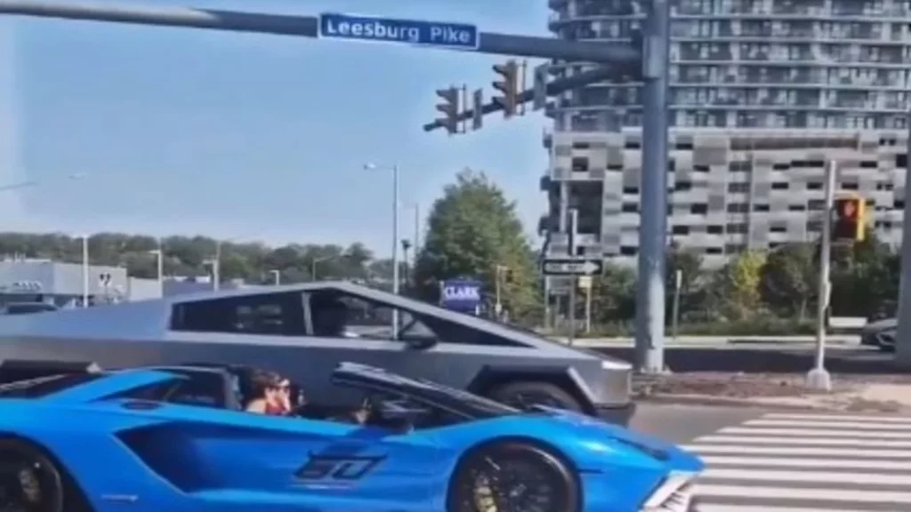 La reacción de las redes sociales y las autoridades tras la carrera entre el Tesla y el Lamborghini