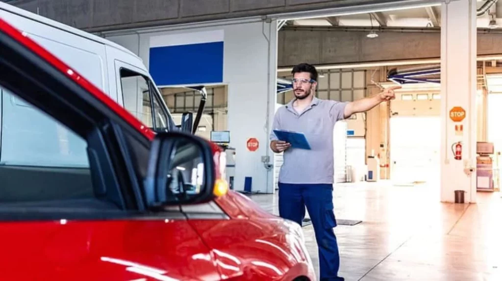 Primera ITV: estos son los vehículos que tendrán que pasarla en 2025 2 Motor16 Los conductores deben estar atentos a la nueva reglamentación antes de contratar una aseguradora