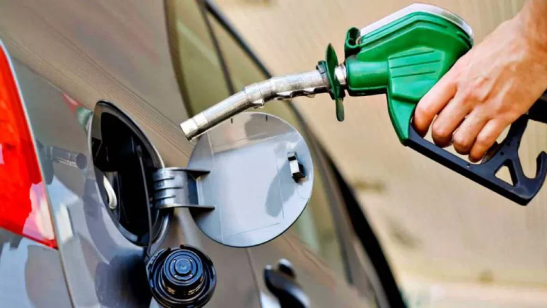 Llenar a tope al tanque de combustible le hace mal al coche ¿Mito o realidad?
