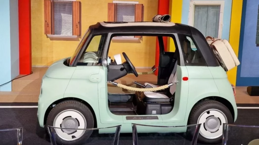 La mala jugada que te puede gastar el GPS de tu coche la sufre este conductor 1 Motor16 Las características del coche que se pasea por el centro comercial