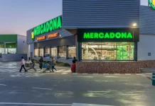 ¿Quieres dejar tu coche como el primer día? Mercadona tiene 5 productos que son infalibles