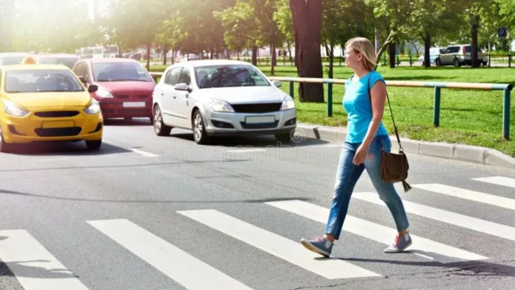 El gesto con los peatones que puede ayudarte a ahorrar hasta 200 euros 1 Motor16 Polonia da el ejemplo: el gesto que deben tener los peatones y conductores a la hora de cruzar
Foto: Dreamstime
