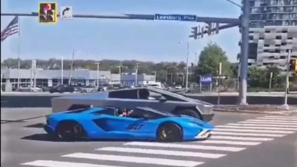Las consecuencias para los conductores del Tesla Cybertruck y el Lamborghini Aventador