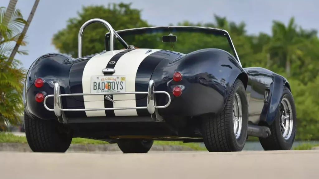 No es un Shelby Cobra original, pero es el Shelby Cobra de 'Bad Boys'. Y te busca 9 Motor16 1965 Shelby Cobra Mecum Bad Boys 10 Motor16