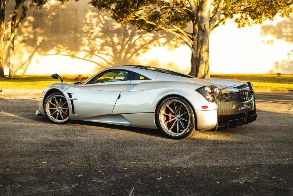¿Venderías tu Pagani Huayra por 2,2 millones? El dueño de este lo tiene claro 9 Motor16 2014 Pagani Huayra Tempesa Bring A Trailer 11 Motor16