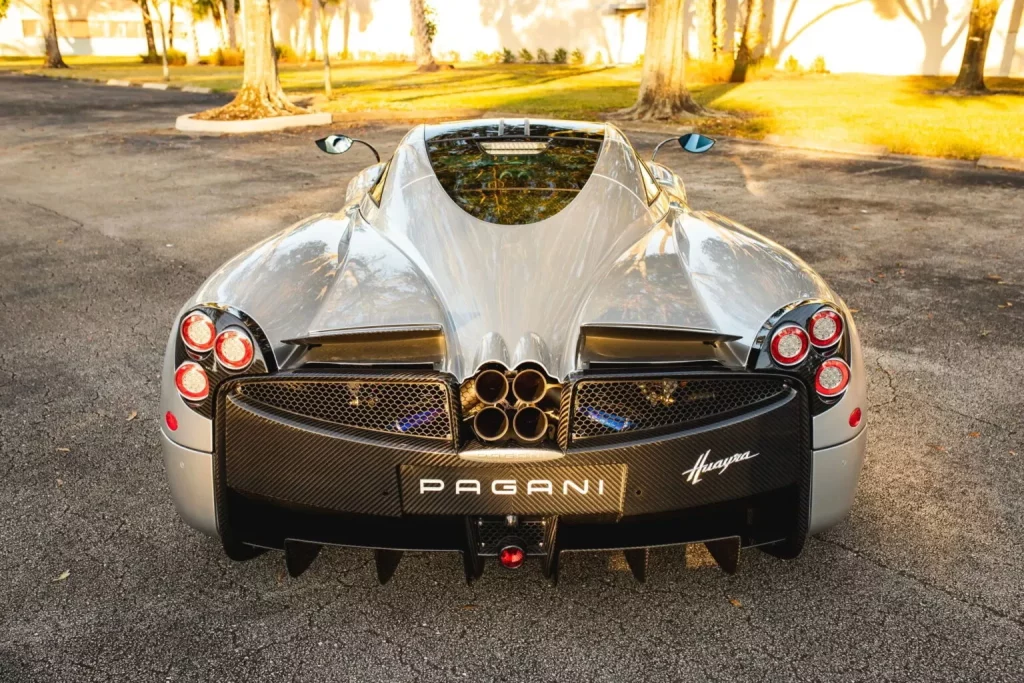 ¿Venderías tu Pagani Huayra por 2,2 millones? El dueño de este lo tiene claro 11 Motor16 2014 Pagani Huayra Tempesa Bring A Trailer 13 Motor16
