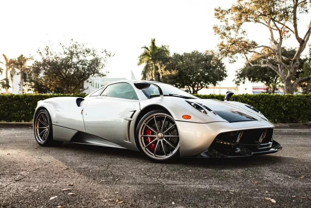 ¿Venderías tu Pagani Huayra por 2,2 millones? El dueño de este lo tiene claro 1 Motor16 2014 Pagani Huayra Tempesta. BaT. Imagen exterior.