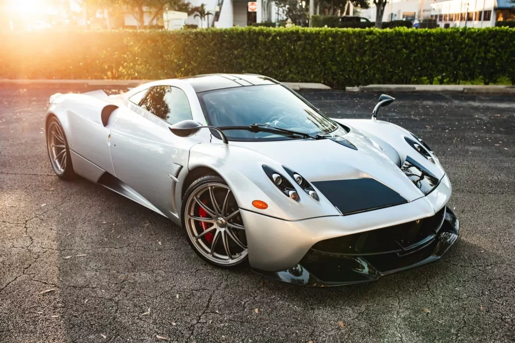 ¿Venderías tu Pagani Huayra por 2,2 millones? El dueño de este lo tiene claro 5 Motor16 2014 Pagani Huayra Tempesa Bring A Trailer 15 Motor16