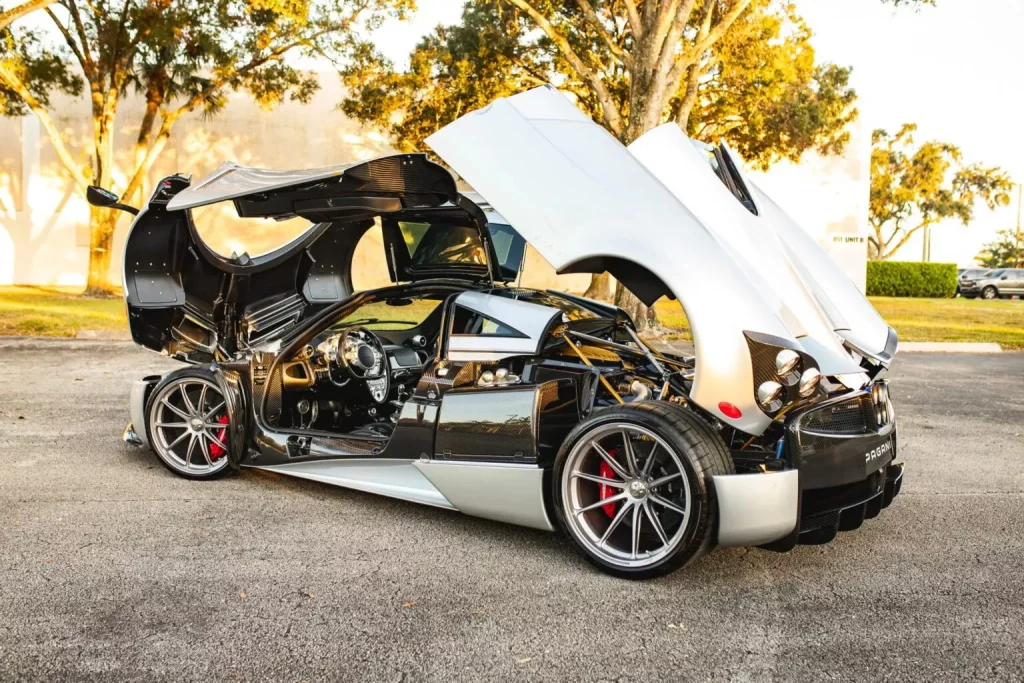 ¿Venderías tu Pagani Huayra por 2,2 millones? El dueño de este lo tiene claro 10 Motor16 2014 Pagani Huayra Tempesa Bring A Trailer 21 Motor16