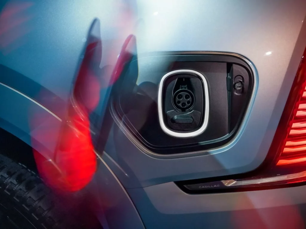 2024 Cadillac Escalade IQ 9 Motor16