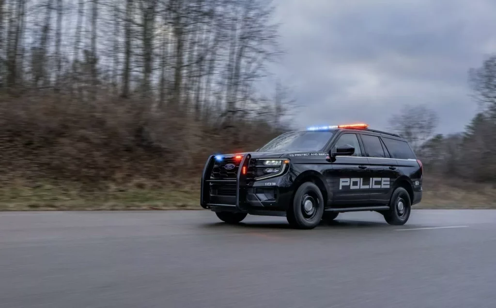 Ford Expedition SSV: Hay un nuevo sheriff en la ciudad 4 Motor16 2024 Ford Expedition SSV Policia 3 Motor16