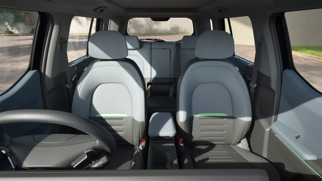 Kia Syros: El diminuto SUV que podrás ver por aquí... cuando sea '0 emisiones' 2 Motor16 2024 Kia Syros. Imagen interior.