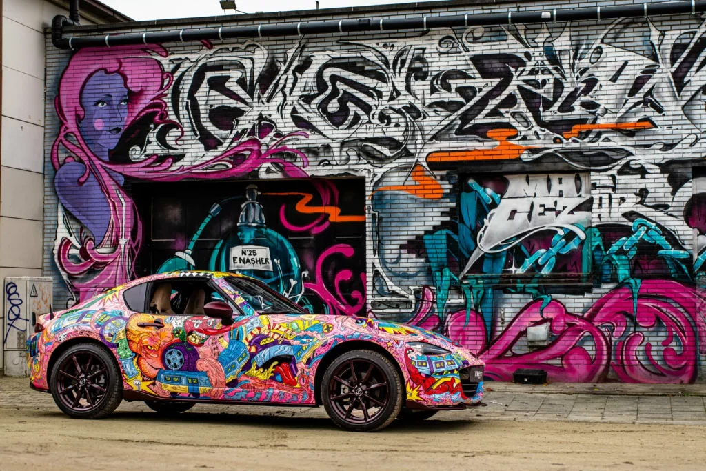 El Mazda MX-5 más caro y exclusivo lo ha creado un concesionario belga 1 Motor16 2024 Mazda MX-5 RF Kabuki Town. Imagen exterior.