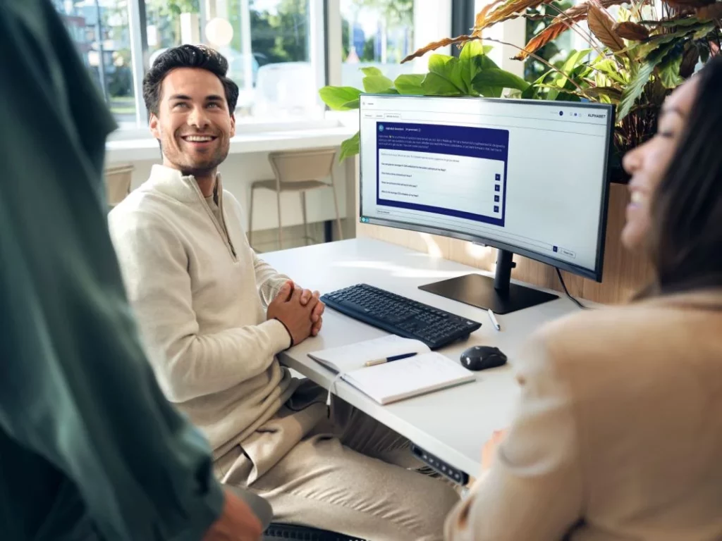 Alphabet Carbon Manager, la nueva herramienta llamada a revolucionar la gestión de la descarbonización de las flotas de empresa 2 Motor16 Alphabet AI Assistant Your mobility Made easy 1 Motor16