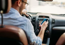 Olvídate de Tinder, Grindr o Bumble: esta es la aplicación que usas para no pillar atascos todos los días y que ahora te sirve hasta para ligar