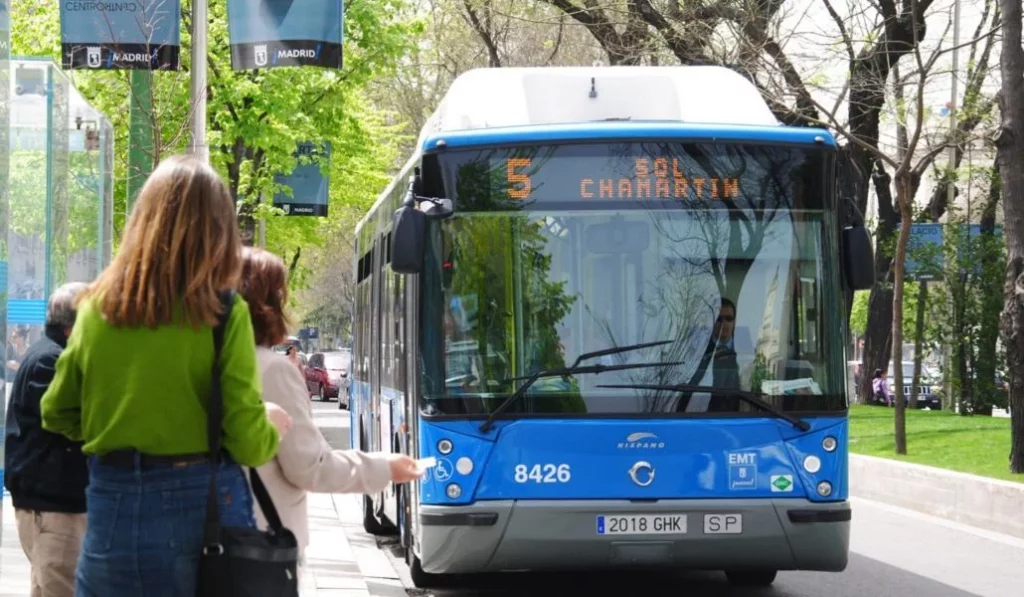EMT autobus Madrid transporte publico Motor16