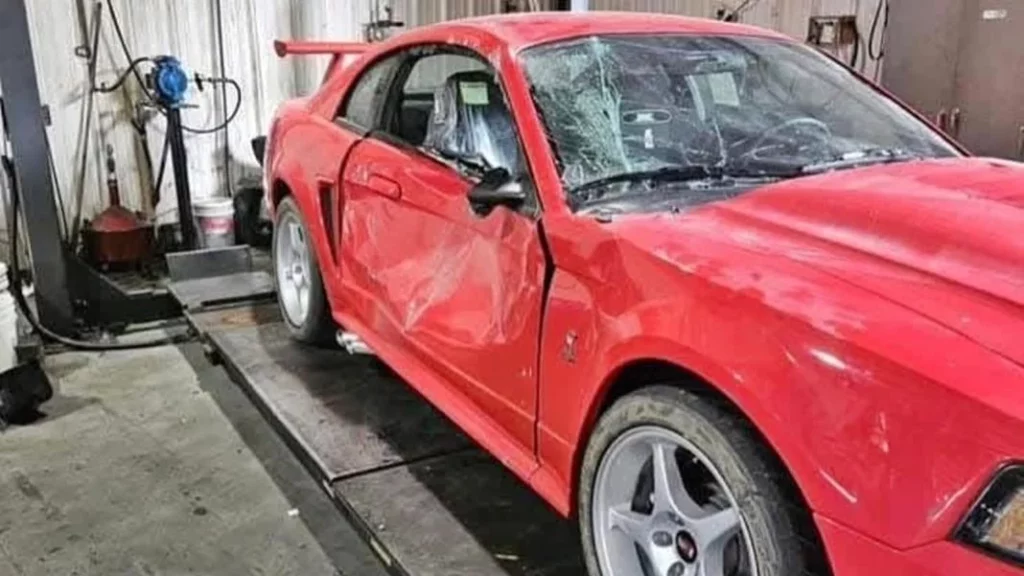 El Hyundai Tucson de 10.000 euros que ha destrozado un Ford Mustang de incalculable valor 1 Motor16 Ford Mustang Motor16