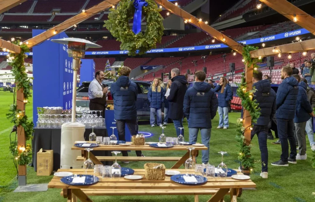 HYUNDAI ATLETICO DE MADRID CAMPING NAVIDAD12 Motor16
