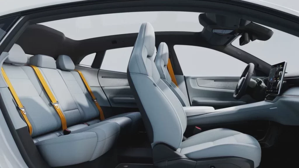 INTERIOR POLESTAR 4 3 copia Motor16