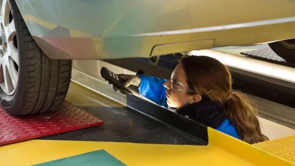 ITV revision bajos Motor16