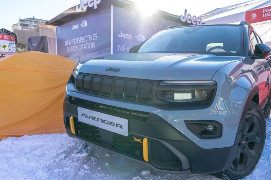La divertida experiencia que te propone Jeep para probar sus coches en Navidad 4 Motor16 JEEP JAVIER FERNANDEZ PISTA HIELO MADRID1 Motor16