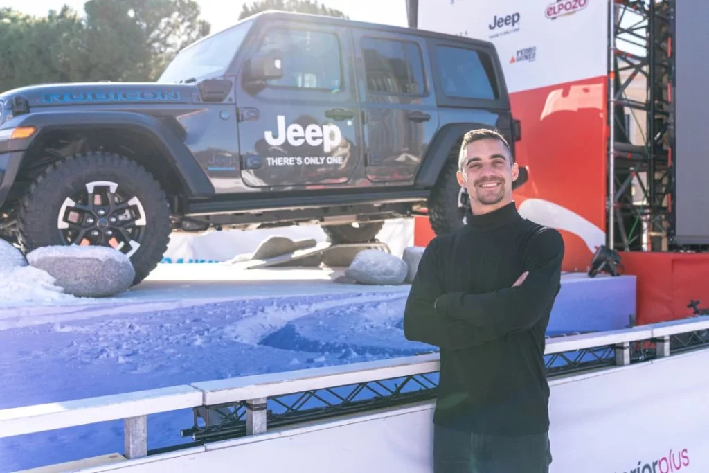 La divertida experiencia que te propone Jeep para probar sus coches en Navidad 1 Motor16 JEEP JAVIER FERNANDEZ PISTA HIELO MADRID15 Motor16