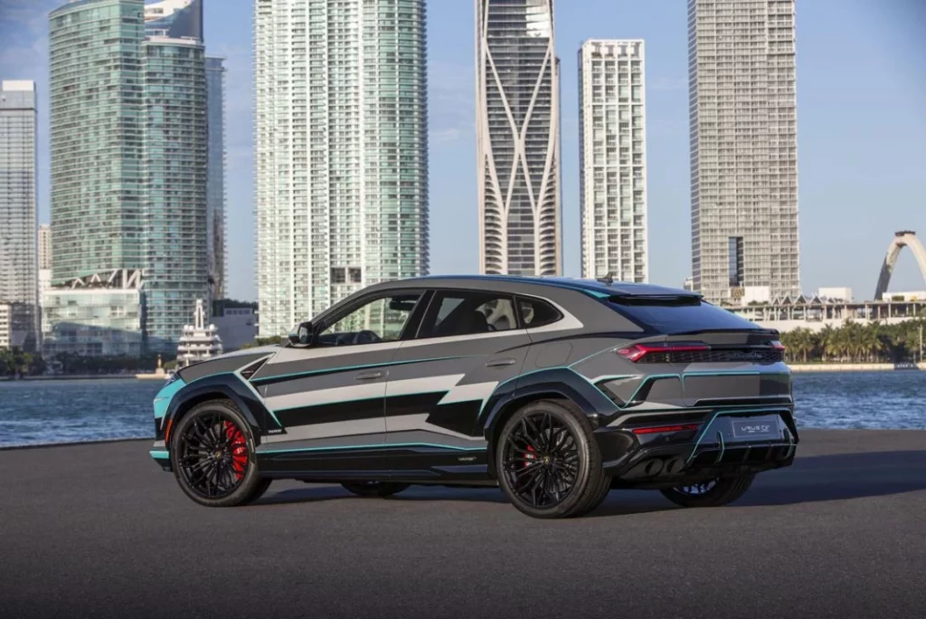 La exclusividad y el estilo de Miami impregnan al Lamborghini Urus SE 16 Motor16 LAMBORGHINI URUS MIAMI 12 Motor16