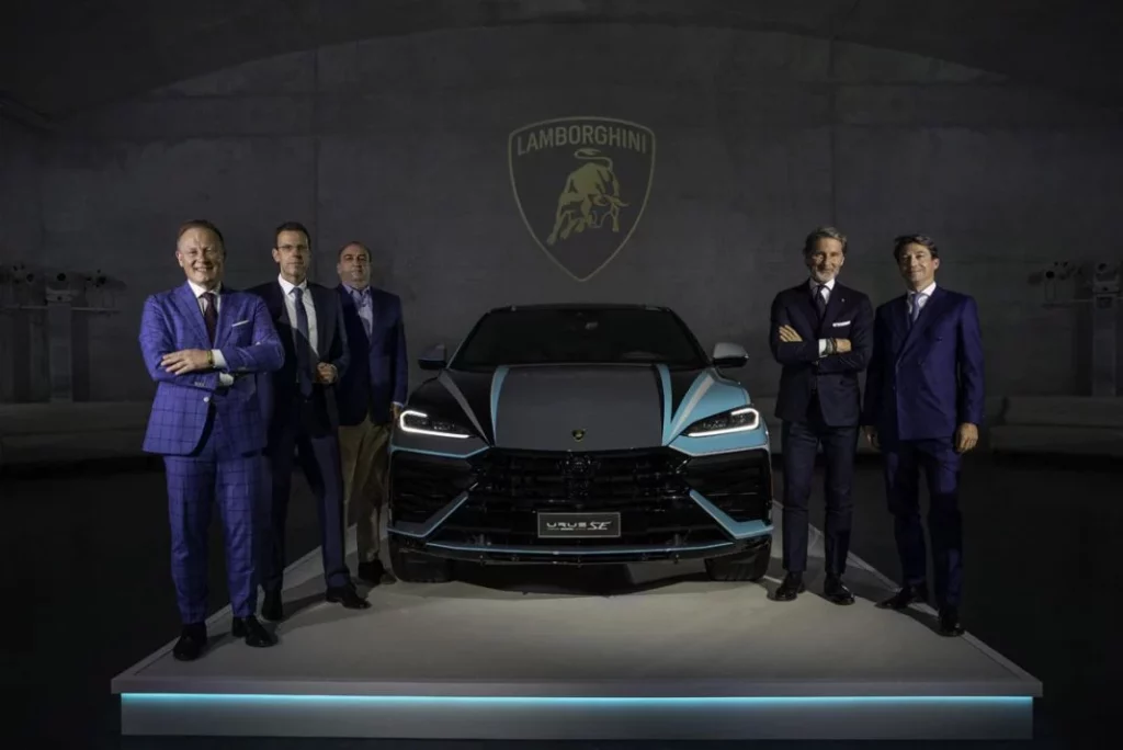 La exclusividad y el estilo de Miami impregnan al Lamborghini Urus SE 4 Motor16 LAMBORGHINI URUS MIAMI 3 Motor16