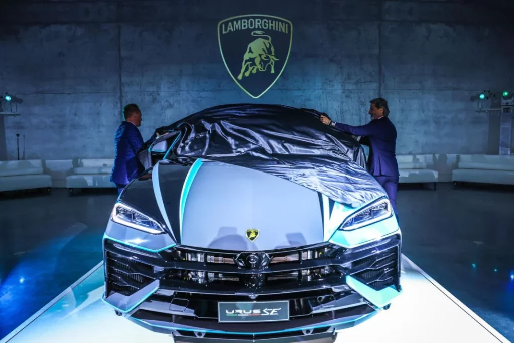 La exclusividad y el estilo de Miami impregnan al Lamborghini Urus SE 10 Motor16 LAMBORGHINI URUS MIAMI 6 Motor16