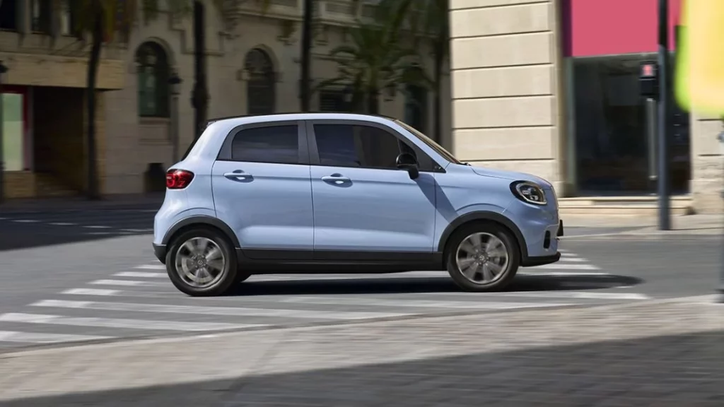 Dacia Spring frente a Leapmotor T03: Los eléctricos 'baratos' ya están aquí 6 Motor16 Leapmotor T03 BARRIDO Motor16