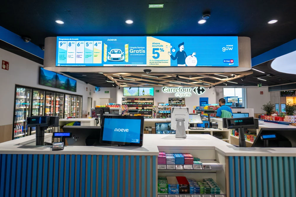 Moeve convierte las estaciones de servicio en centros de experiencia de viajes 6 Motor16 MOEVE NUEVA ESTACION DE SERVICIO 1 Motor16