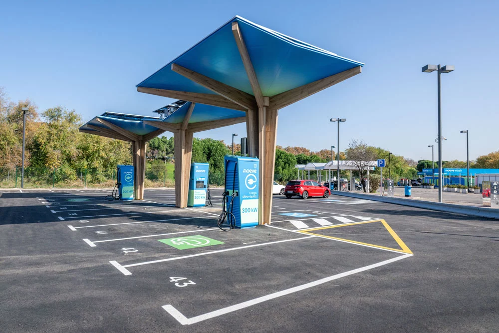 Moeve convierte las estaciones de servicio en centros de experiencia de viajes 3 Motor16 MOEVE NUEVA ESTACION DE SERVICIO 6 Motor16