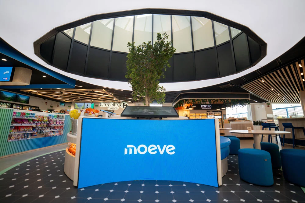 Moeve convierte las estaciones de servicio en centros de experiencia de viajes 5 Motor16 MOEVE NUEVA ESTACION DE SERVICIO 7 Motor16