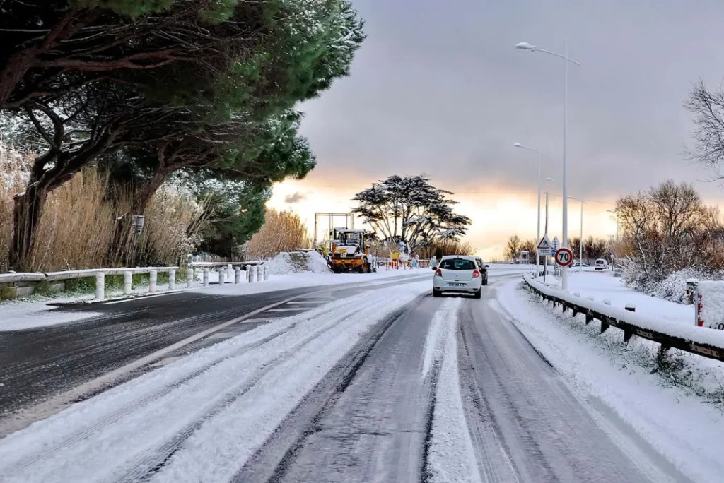 Nieve hielo quitanieves Motor16