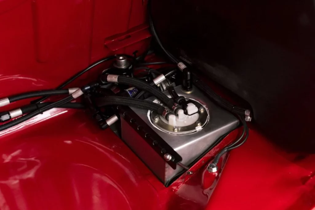 El último restomod de Tolman es un Mini Cooper S Mk II de 1968 5 Motor16 Tolman Mini boot 2 Motor16