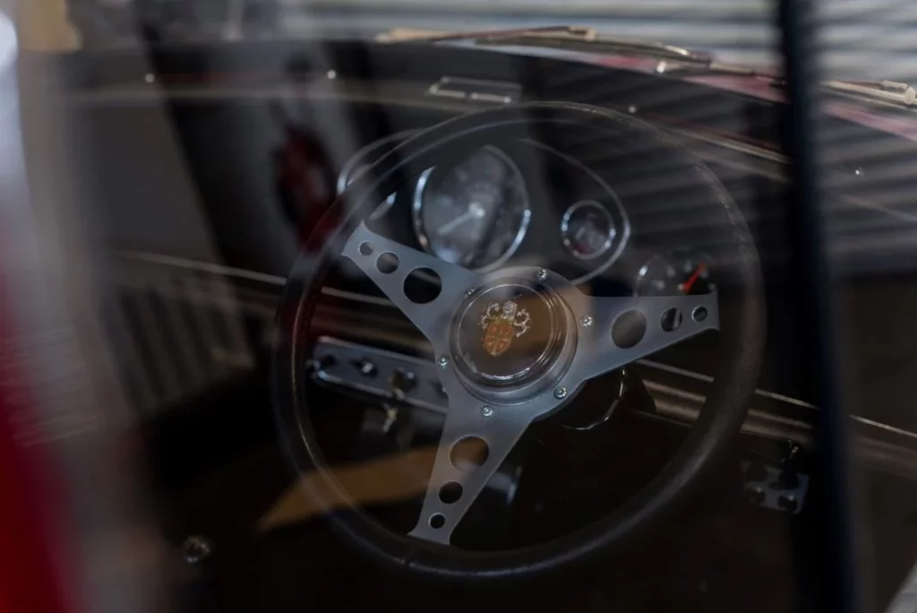 El último restomod de Tolman es un Mini Cooper S Mk II de 1968 17 Motor16 Tolman Mini steering wheel Motor16