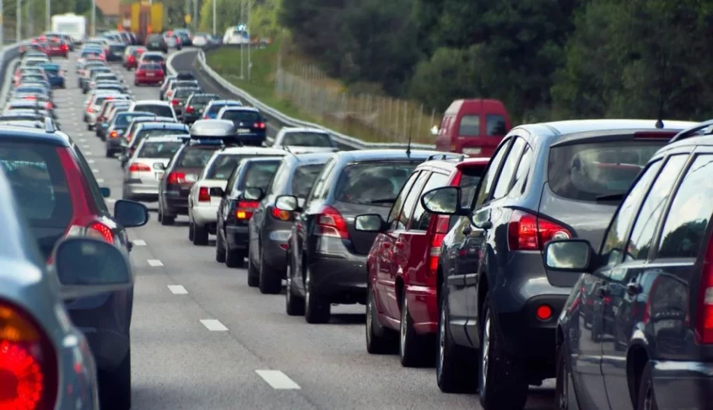Ten cuidado si sales de viaje desde Barcelona: Estas son las horas que debes evitar 2 Motor16 atasco
