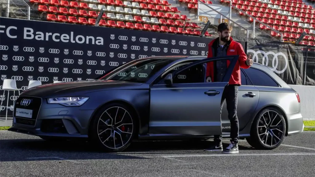 Los lujosos modelos de Audi y BMW que lucen en el garage del ex Barcelona