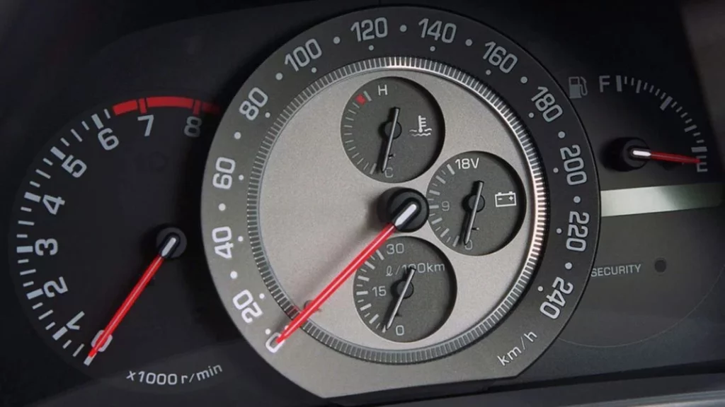 Cuidá tu coche: lo que debes tener en cuenta en el cuadro de relojes 2 Motor16 Qué indican los testigos del tablero de luces