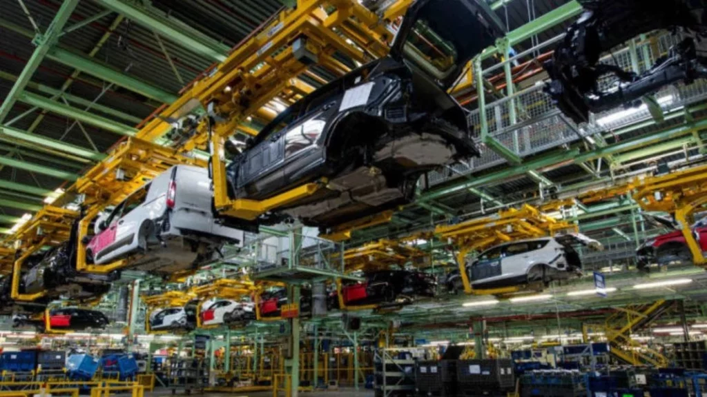El movimiento estratégico de Ford para no despedir a 1.000 trabajadores en Valencia 2 Motor16 Los despidos, un problema recurrente en la planta de Ford de Almussafes