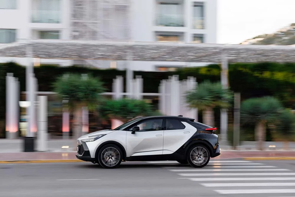 Toyota vuelve a liderar el mercado español con ventas ya de seis dígitos en 2024 2 Motor16 Toyota C-HR